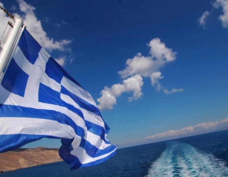 Γαύδος: Υπερήφανοι έκαναν παρέλαση οι τρεις μαθητές (βίντεο)